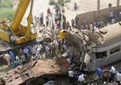 Hindistan'da tren 16 işçiyi ezdi