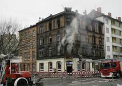 Nazi nefreti alev alev