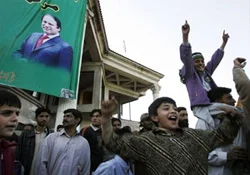 Pakistan'ın yeni başbakanı Mart'ta atanacak