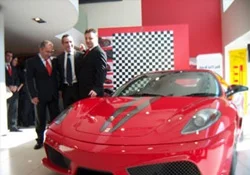 Schumi'nin Ferrarisi çıkmadan yok sattı