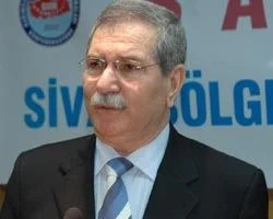 Akay: Çalışanların gözü boyandı
