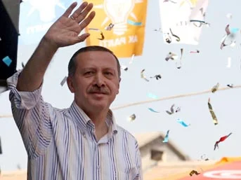 Başbakan meydanlara iniyor