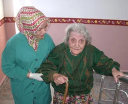 Darülaceze personeli, AB'ye girdi