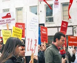 Genç Siviller'den AKP önünde eylem