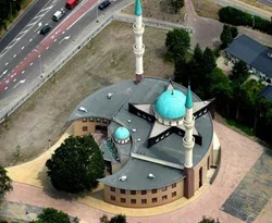 Hollanda'da Türk camiyi kundaklama girişimi