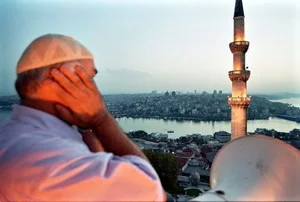 Müezzin ezan saatini karıştırdı