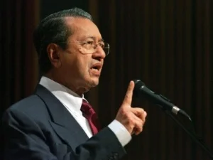 Muhammed'den istifa çağrısı