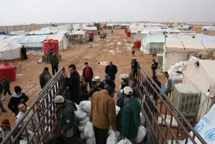 Suriye?deki Filistinli mültecilere yardım