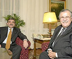 Talabani'nin çantasında ne var?