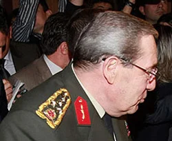 Talat Büyükanıt'ı kabul etti