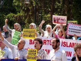 'Tehlikenin farkındayız' gösterileri