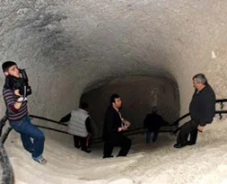 8 katlı esrarengiz yer altı kenti bulundu