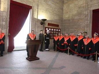 Askeri Yargıtay'dan Anıtkabir'de mesaj