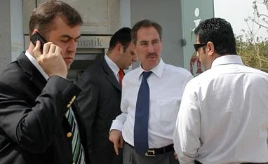 Bakan parasız kalınca...