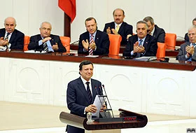 Barroso'dan laiklik ve başörtüsü mesajı