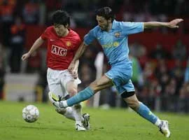 Devler liginde ilk finalist Manchester-Video
