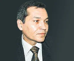 Eski savcıya 301'den ceza