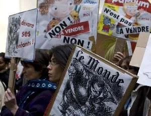 İnternet Le Monde gazetesini vurdu