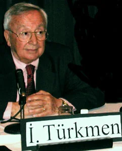 'Laiklik elden gidiyor korkusu var'