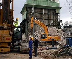 Muhsin Ertuğrul Tiyatrosu'na ilk kepçe