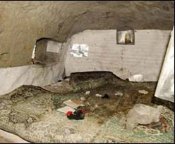 Sapık baba 24 yıl kızını mağarada tuttu
