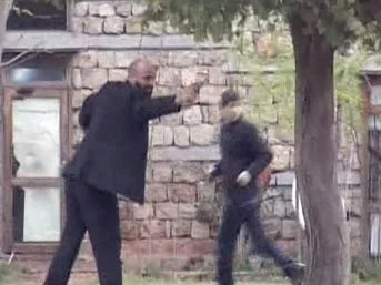 Silahlı zanlılardan biri yakalandı