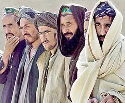 'Taliban, Pakistan'ın Kabil büyükelçisini kaçırdı'