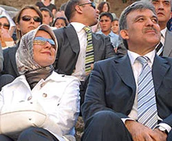 Turistlerden Gül'e: 'Welcome President Abdullah Rose'