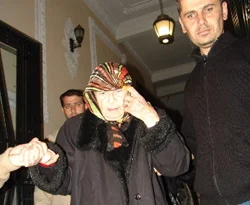 80'lik nine kumarhanede yakalandı