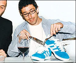 Adidas'la yatıp, Converse ile kalkıyoruz