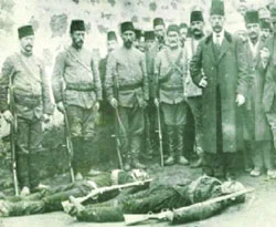 Aynalı martinisiyle yatıyor Hekimoğlu
