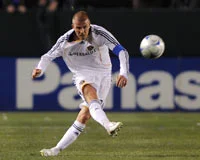 Beckham'dan 64 metreden gol / VİDEO