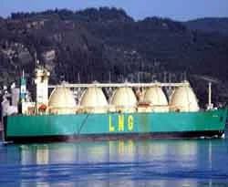 Boğaz'a tanker engeli