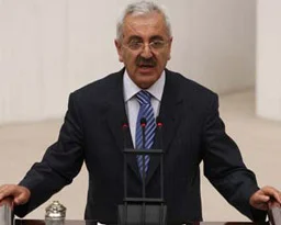 CHP'li vekil DİSK'te kalp krizi geçirdi