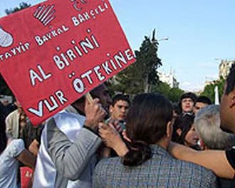 CHP ve ÖDP'yi bölen pankart