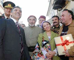Cumhurbaşkanı Gül'e sevgi seli