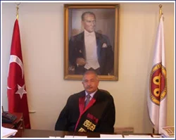 Dekan başörtülü doktorları salondan attı