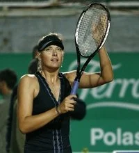 Dünyanın bir numaralı tenisçisi Sharapova