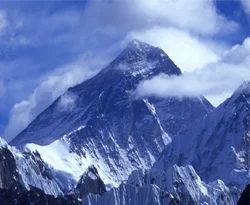 Everest'e oksijensiz çıktı, öldü