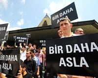 Gençlerden Menderes'e söz: Bir daha asla