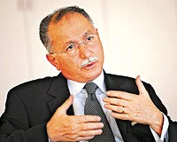 İhsanoğlu: İKÖ Batı'da ezber bozuyor