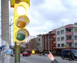 Kırmızı ışıkta durmamak tarihe karışıyor
