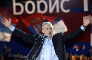 Sırbistan'da Tadiç zaferini ilan etti