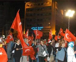 Suriye sokaklarında Türk marşı