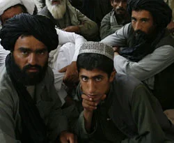 Taliban Afganistan'da taktik değiştiriyor