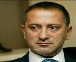 Yemekteki muhbir Akyol mu?