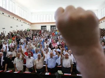 68'liler 40 yıl sonra aynı amfide