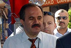 AKP'yi eleştiren Latife Tekin'e tepki