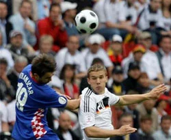 Almanlar Avusturya'yı Ballack'la sildi /Video