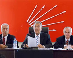 Baykal'ın eski sağ kolundan istifa çağrısı